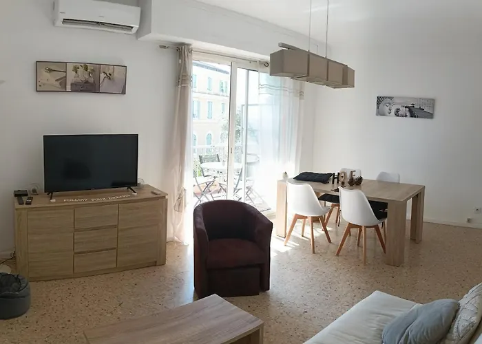 T2 Calme Centre Apartment *